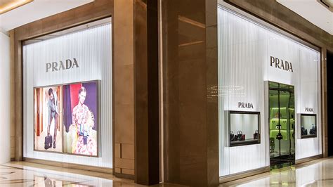 url：www.pradamanila.com|Prada opens second store in Manila .